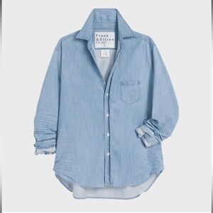 Frank & Eileen Eileen Relaxed Button-Up Shirt in Classic Blue Wash Like-New